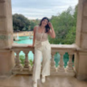 Meet your Posher, Julia